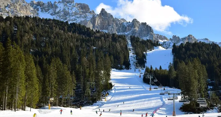 Droga e qualche spritz di troppo sulle piste da sci di Obereggen: interventi dei carabinieri