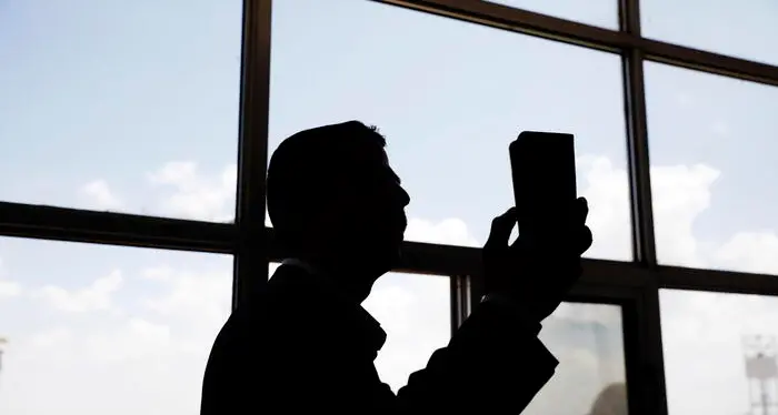Truffa delle sim card a 57 clienti, a Trento chiesto il processo per cinque indagati