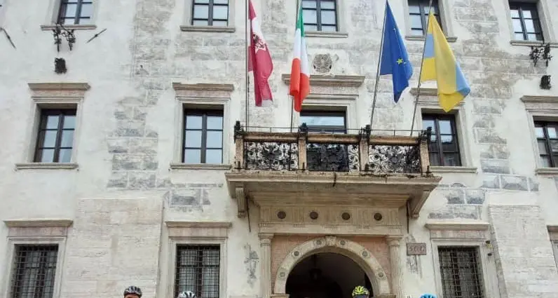 Passaggio in Trentino per la staffetta ciclistica sulla via Claudia Augusta