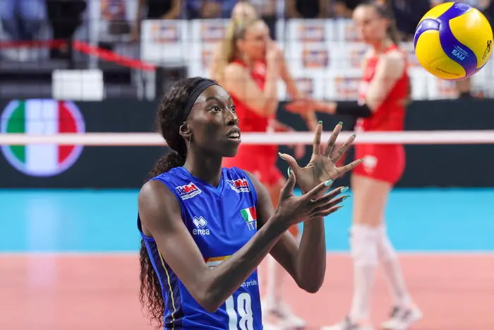 epa10833965 Paola Ogechi Egonu of Italy reacts during the EuroVolley Women 2023 semi finals volleyball match between Turkey and Italy, in Brussels, Belgium, 01 September 2023. EPA/OLIVIER MATTHYS