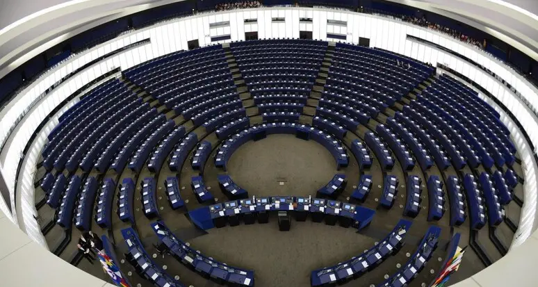 Transparency International: ecco gli eurodeputati che guadagnano anche con consulenze e incarichi esterni