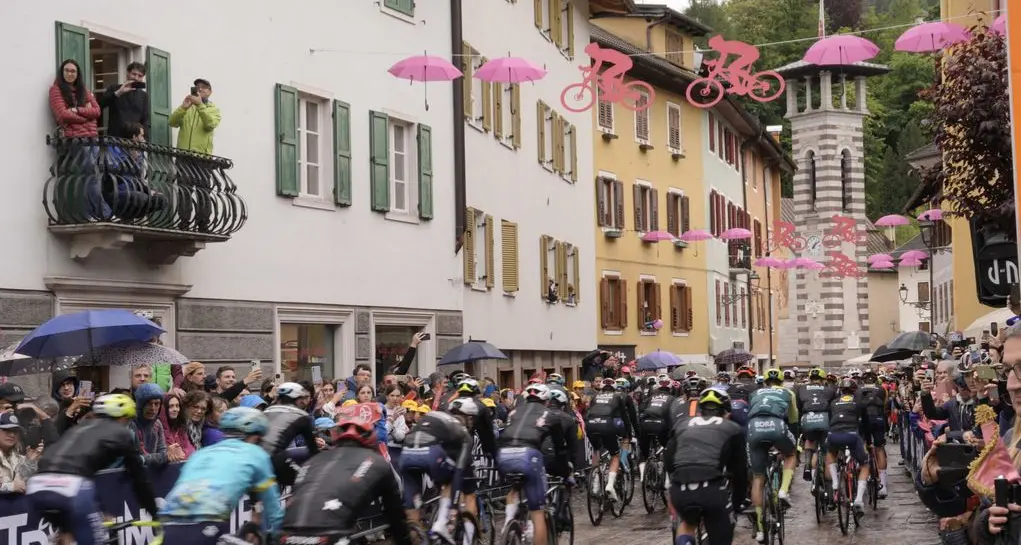 Il Giro saluta il Trentino, oggi la tappa da Fiera di Primiero con arrivo per velocisti a Padova