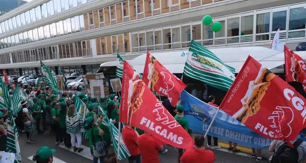 Il Sait annuncia utili in crescita, i sindacati attaccano: «Facile così: tagliano le buste paga dei lavoratori»