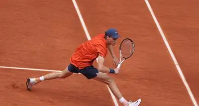 Sinner piega Dimitrov 3-0 e vola in semifinale al Roland Garros