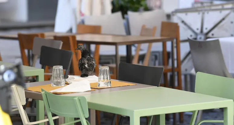 Bar e ristoranti: duecento euro lordi al mesi in più per i dipendenti