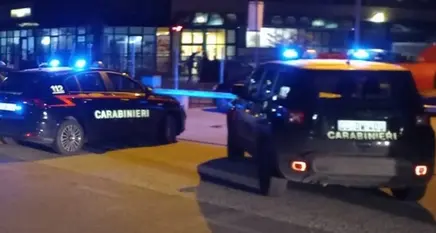 I carabinieri arrestano una diciottenne: incendiava cassonetti a Trento