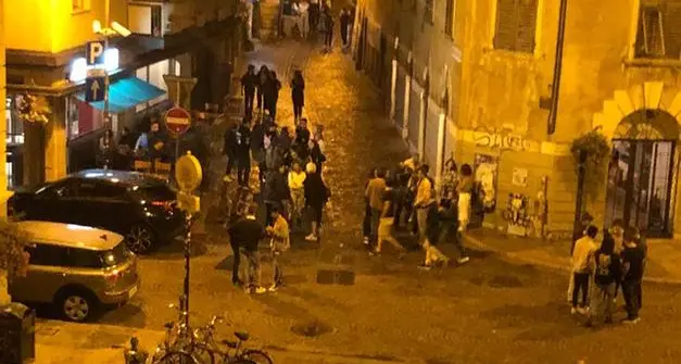 Movida molesta, stop agli alcolici da asporto nella zona di Santa Maria Maddalena