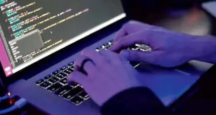 Rubano i bonifici delle aziende, due arresti e appello alla massima attenzione