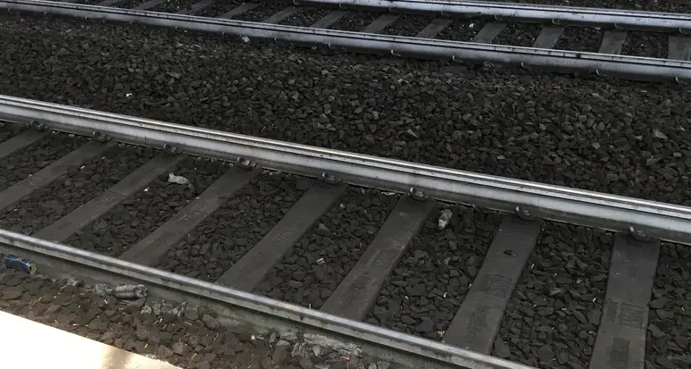 Un uomo e una donna travolti e uccisi da un treno nel Bresciano