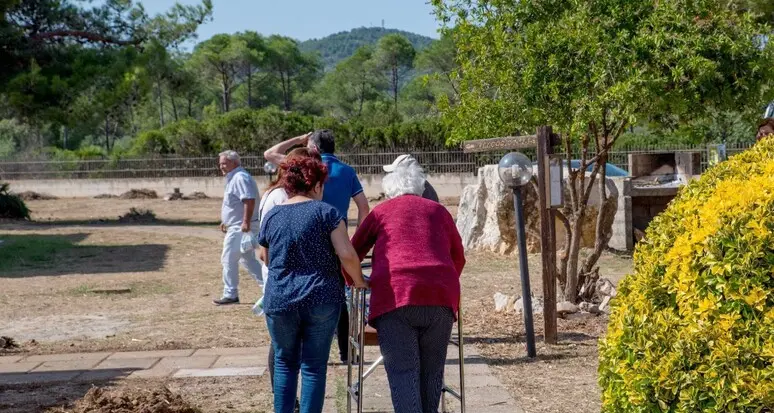 La protesta dei lavoratori delle case di riposo lunedì 15 aprile, Fenalt: \"Situazione non più tollerabile\"