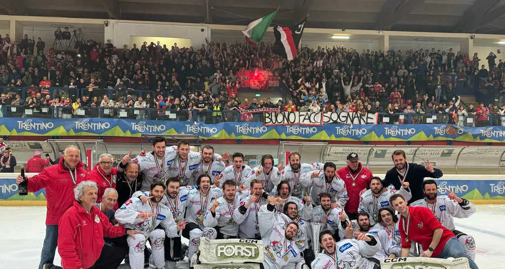 Pergine Sapiens, trionfa nella Italian Hockey League: Varese sconfitto 4-3 in gara 6