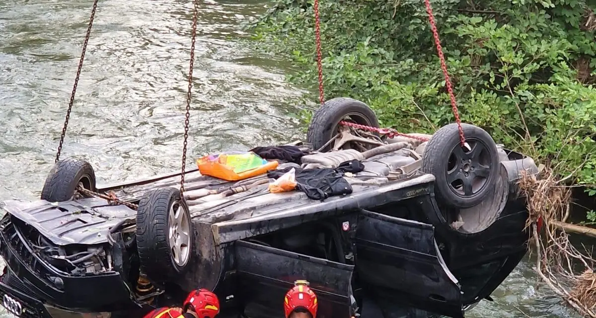 Finisce con l'auto nelle acque del Brenta a Novaledo
