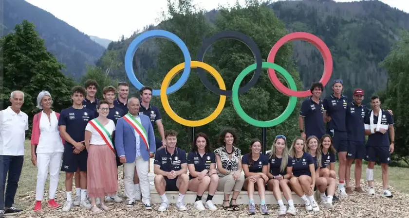 Predazzo ecco i cinque cerchi olimpici di Milano-Cortina 2026