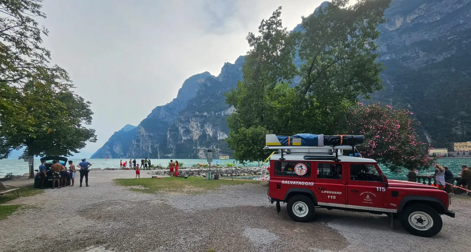 La tragedia nel lago a Punta Lido è avvenuta in una zona con divieto di balneazione