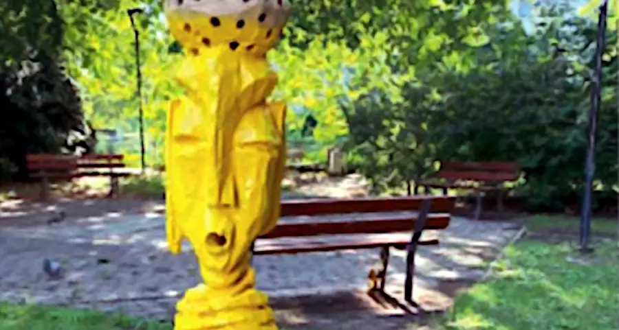L'artista resta un \"fantasma\" e in città spuntano altre sculture colorate del Banksy trentino