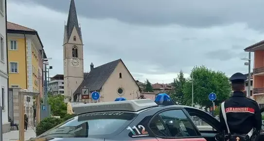 Girava tra le case di Cles portando arnesi da scasso: denunciata