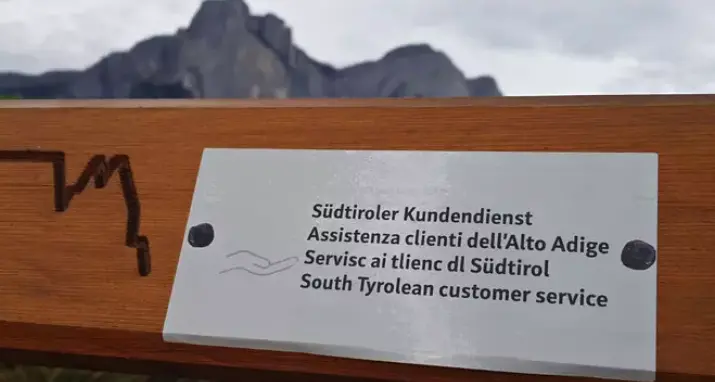 Nuova protesta anonima contro il turismo di massa: \"Penalizzata la gente del posto\"