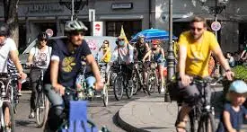 Nasce a Trento la proposta per l'obbligo di casco in bici. La Fiab: non è così che si tutelano i ciclisti