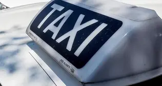 Torbole, la polizia locale scopre e blocca un taxi abusivo