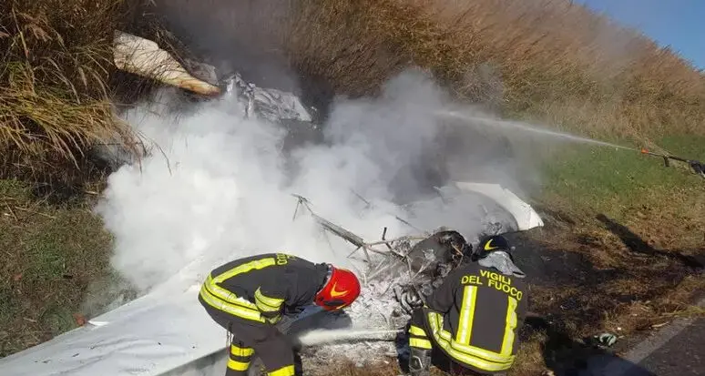 Udine, ultraleggero precipita: morti una quindicenne e l'istruttore di 31 anni