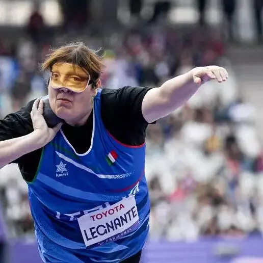 Assunta Legnante medaglia d'oro nel lancio del peso, dopo l'argento nel disco