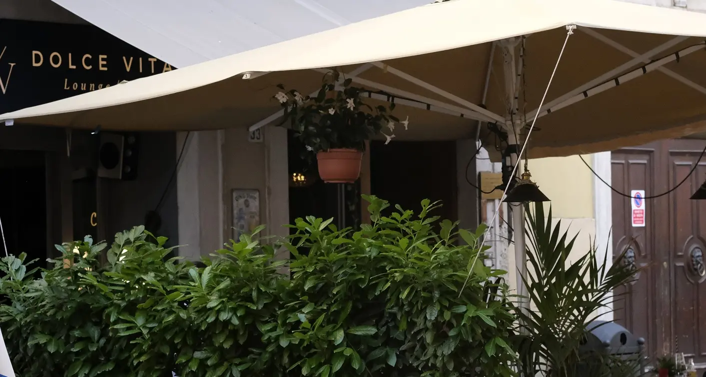 Il Comune dispone la chiusura per 10 giorni di un bar in via Belenzani