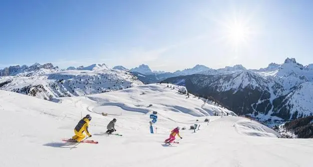 Superski Dolomiti, il pass giornaliero vola a 83 euro