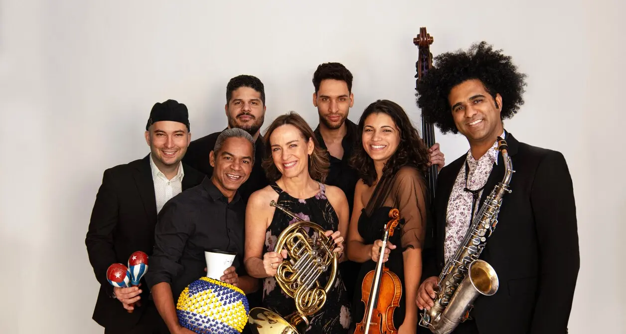 Un ponte di note fra Mozart e Cuba nel concerto di Sarah Willis & The Sarahbanda