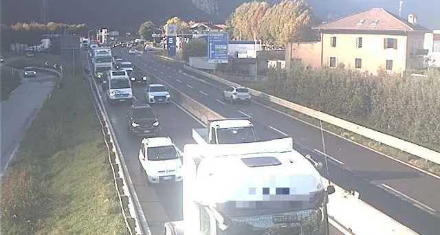 Incidente in tangenziale a Trento, traffico rallentato nella zona di Piedicastello