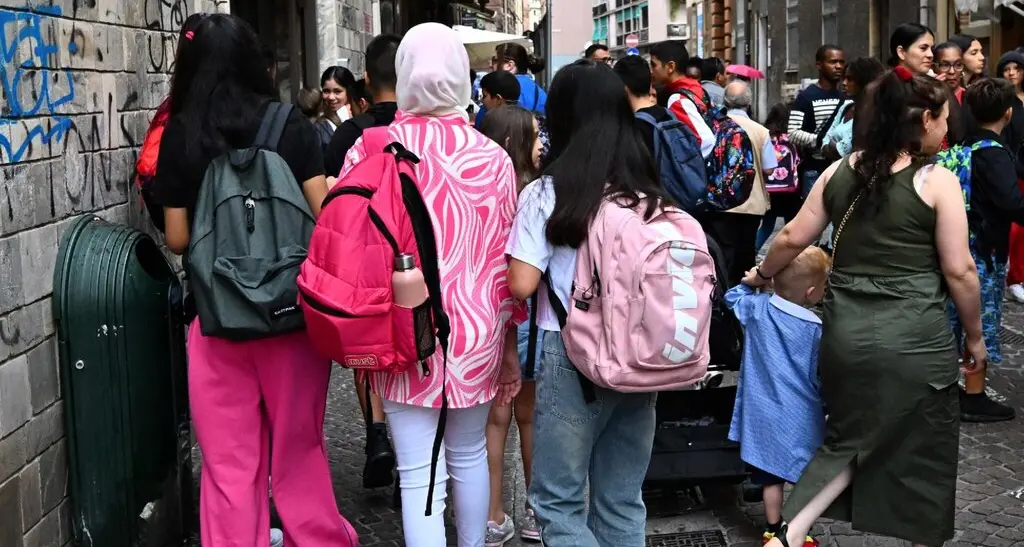 La prof arrivata dal Pakistan: «I miei figli devono poter studiare qui»