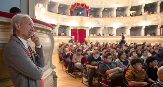 Più di 2.500 spettatori al festival di Informatici senza frontiere