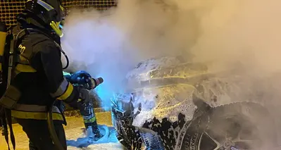 Fiamme improvvise nell'auto, spavento per una famiglia a San Michele all'Adige