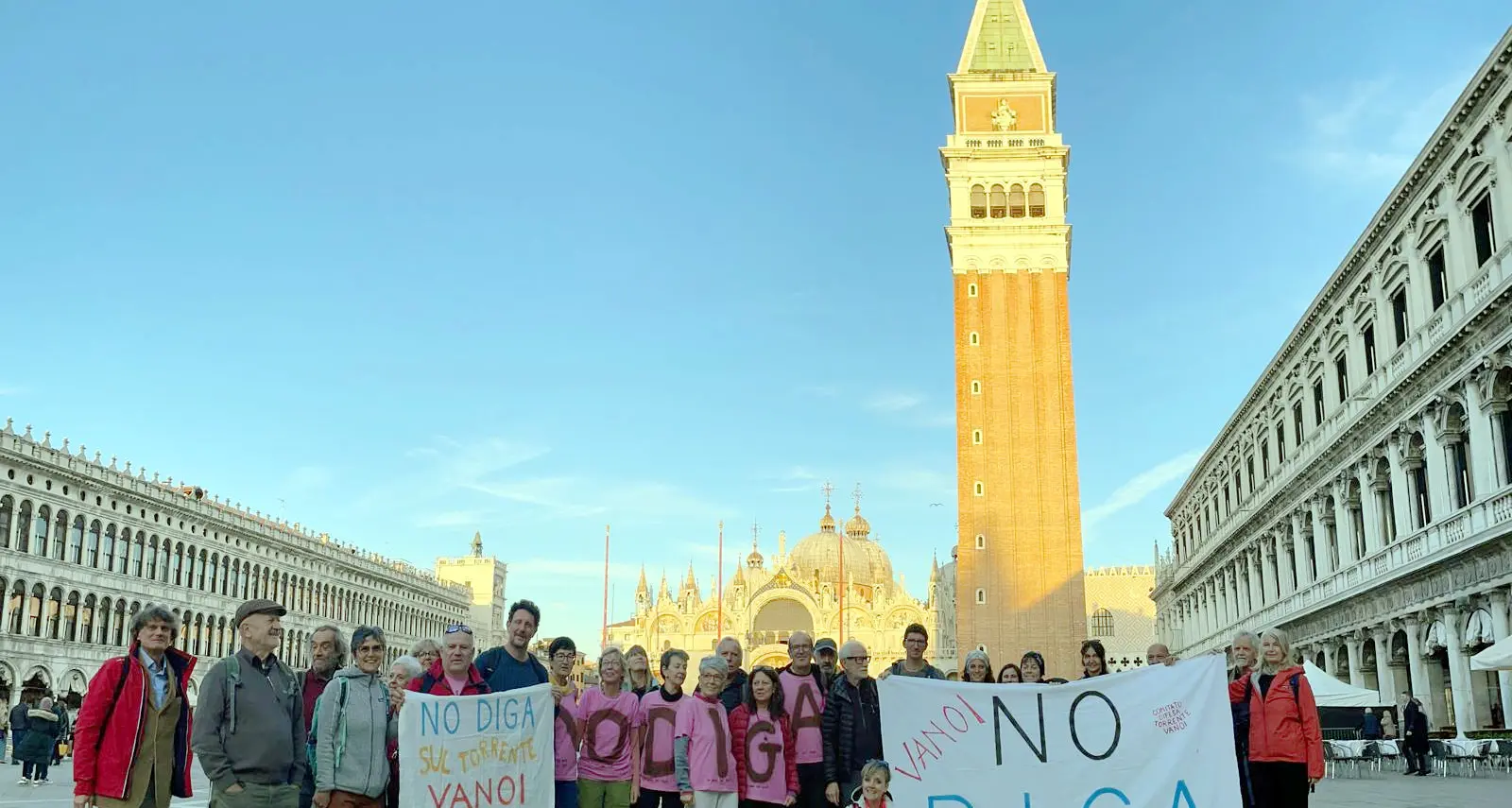 La marcia contro diga e mega invaso sul Vanoi: consegnate a Venezia 13.493 firme