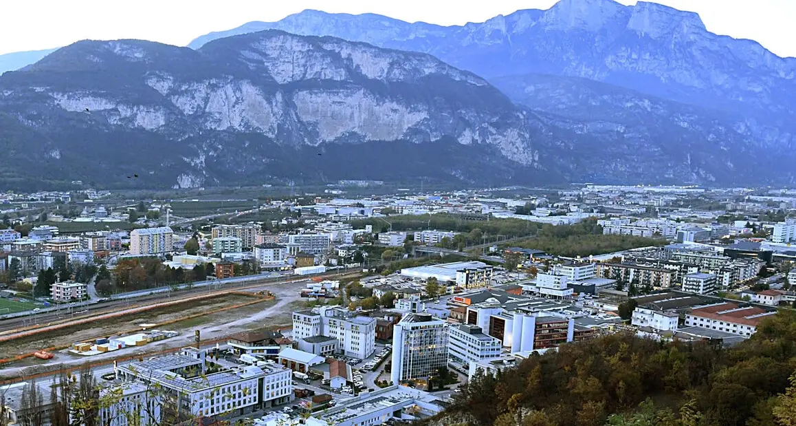 Bypass a Trento nord e terreni inquinati, i comitati: «La barriera idraulica non basta»
