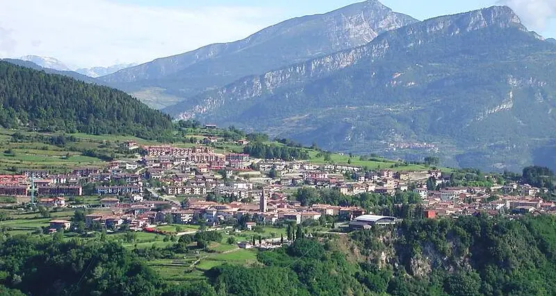 Brentonico, una donna si trova faccia a faccia con il ladro sul poggiolo