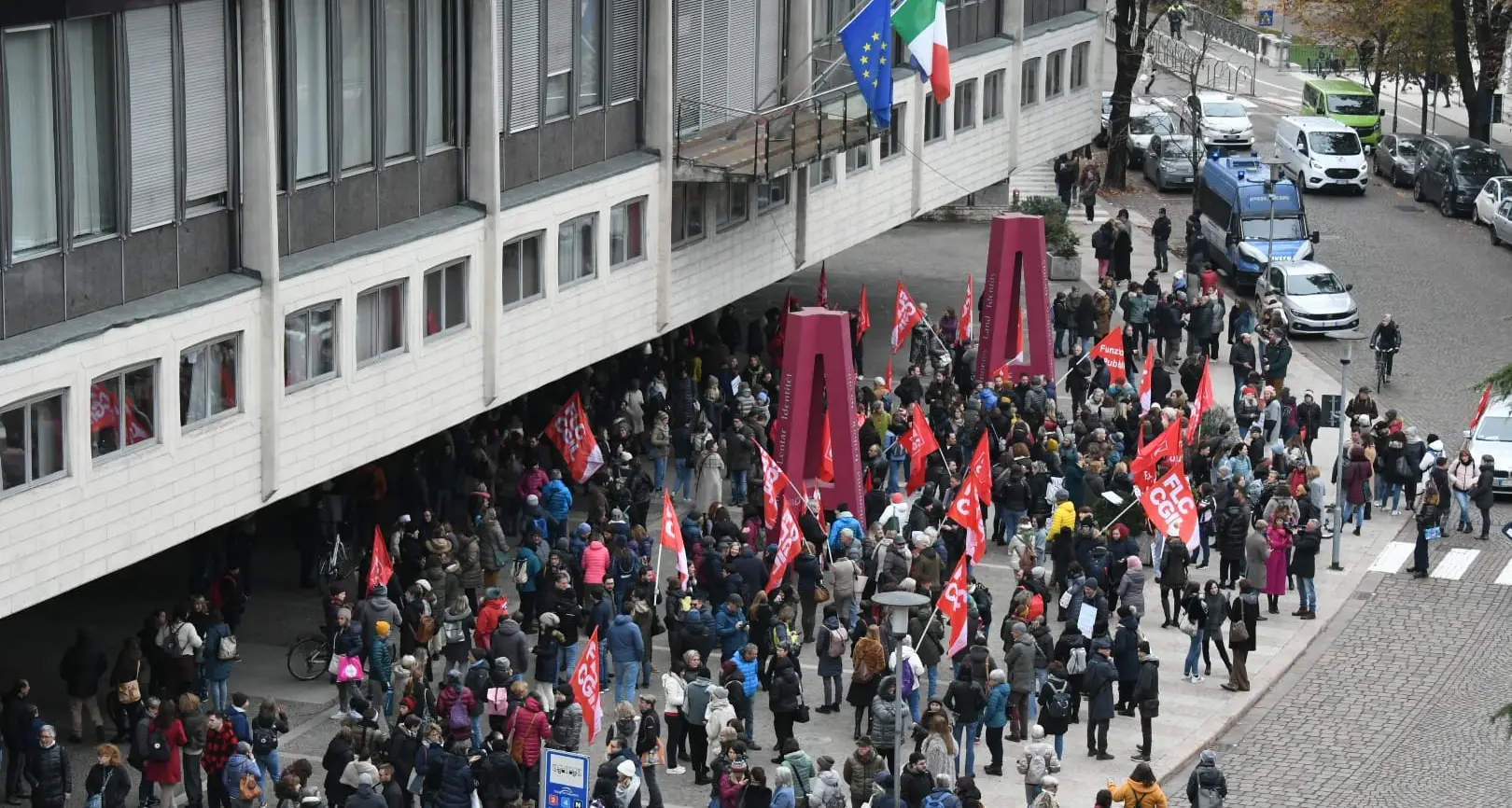 La Cgil in piazza per chiedere più risorse: negato incontro con i capigruppo in consiglio