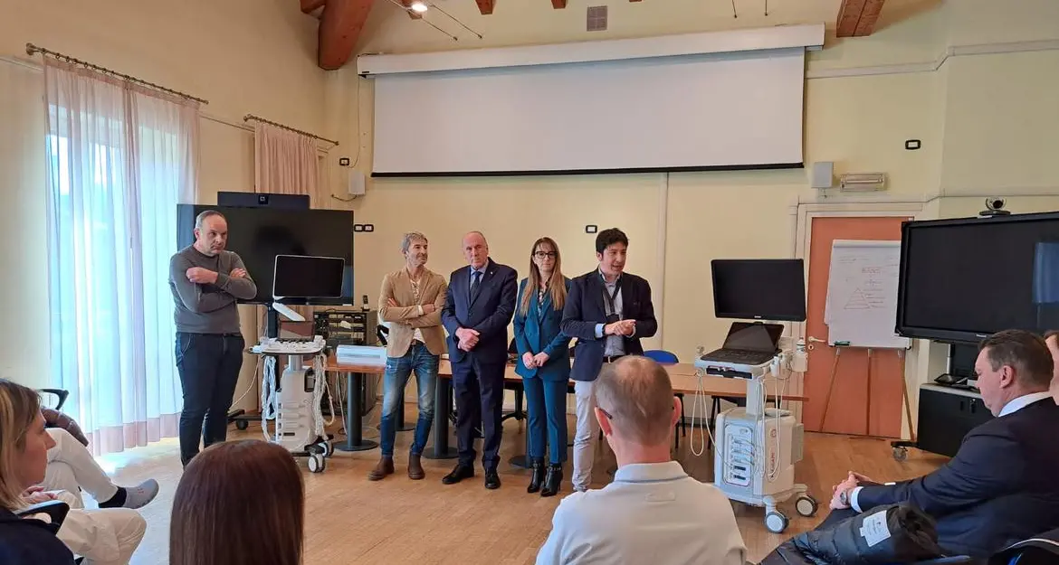 Due ecografi di ultima generazione donati all'ospedale di Tione