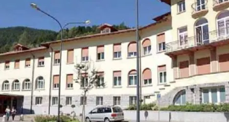 Tione, due ortopedici si dimettono: rifiutano la nuova reperibilità notturna