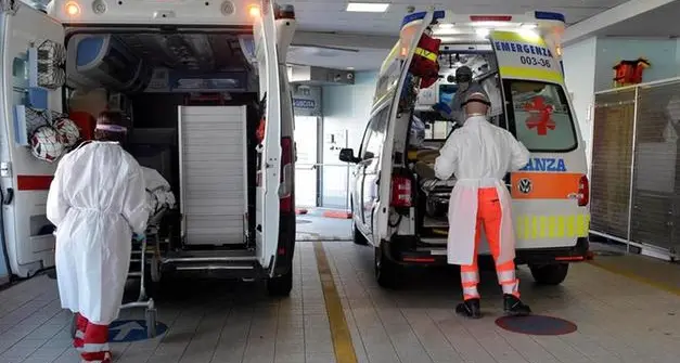 Trento, un'altra aggressione in pronto soccorso: vigilante colpito con un pugno