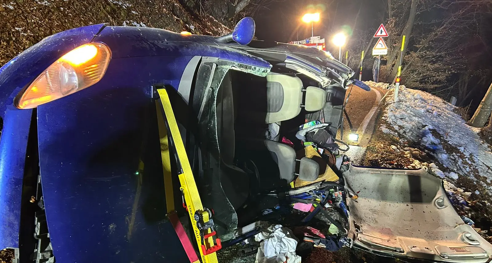 Pauroso incidente sulla strada del monte Velo: automobilista soccorso con l'elicottero