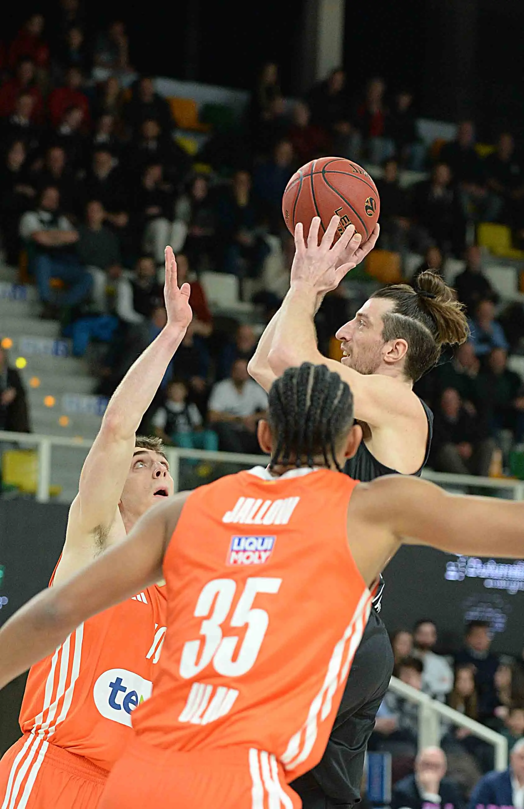 La Dolomiti Energia travolge Ulm e spera ancora nei playoff