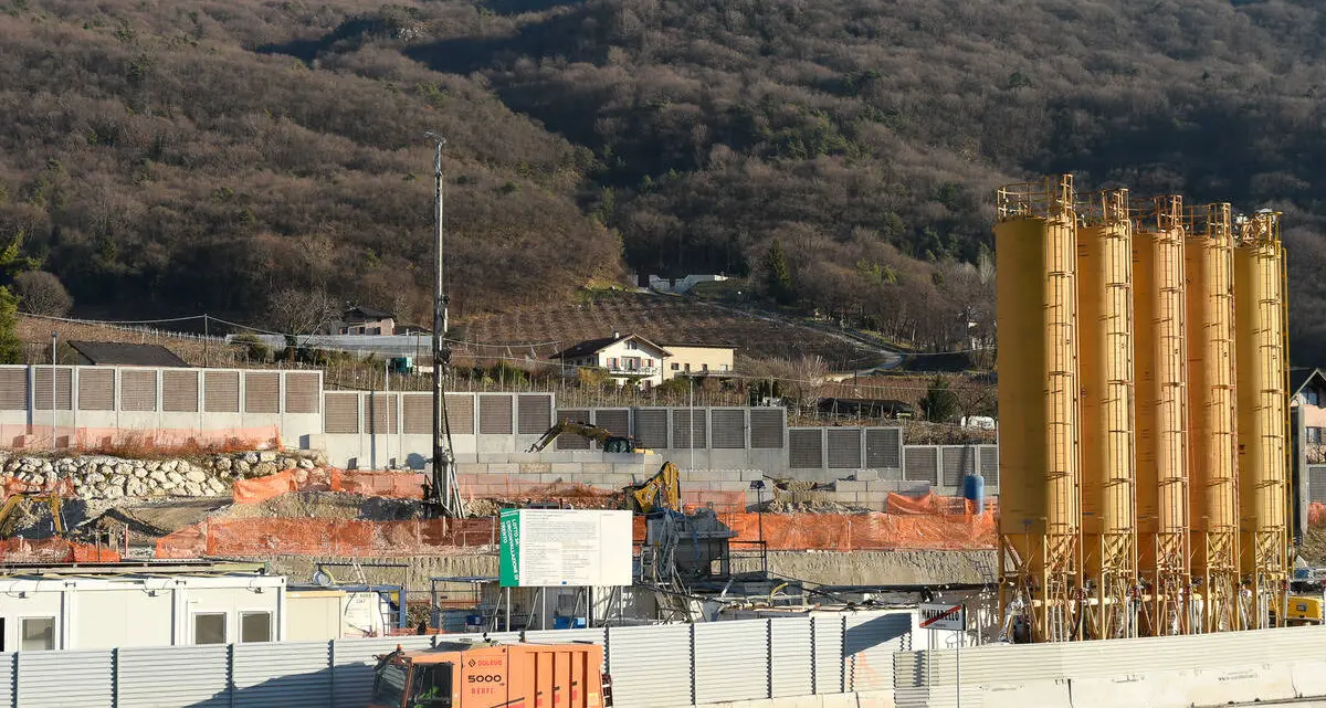 Bypass, a Trento sud sistemati tutti i diaframmi della galleria
