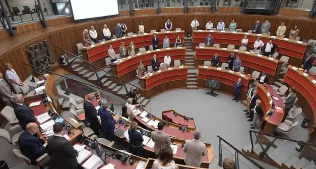 Mille euro in più al mese ai politici, le Acli: «Li versino nel fondo Caritas per famiglie bisognose»