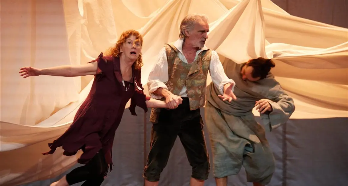 Angela Finocchiaro: «Ecco il nostro gioco teatrale, con la scenografia che cambia sotto gli occhi del pubblico»