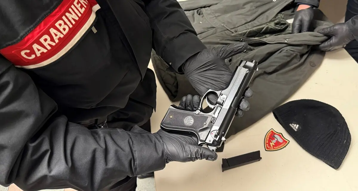 Tenta di rapinare una gioielleria a Cles, rintracciato dai carabinieri