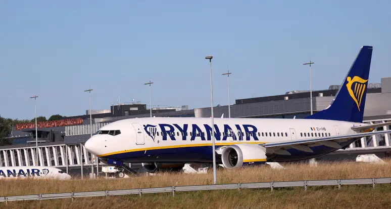 Ryanair annuncia aumenti dei prezzi per l'estate: ecco cosa cambia per i viaggiatori