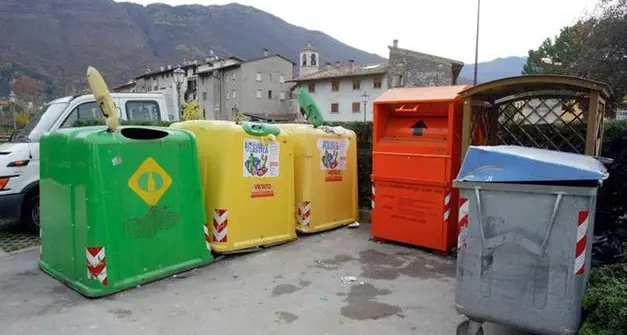 Consorzio unico per i rifiuti: «Sulla stesura dello statuto andranno coinvolti tutti i territori»