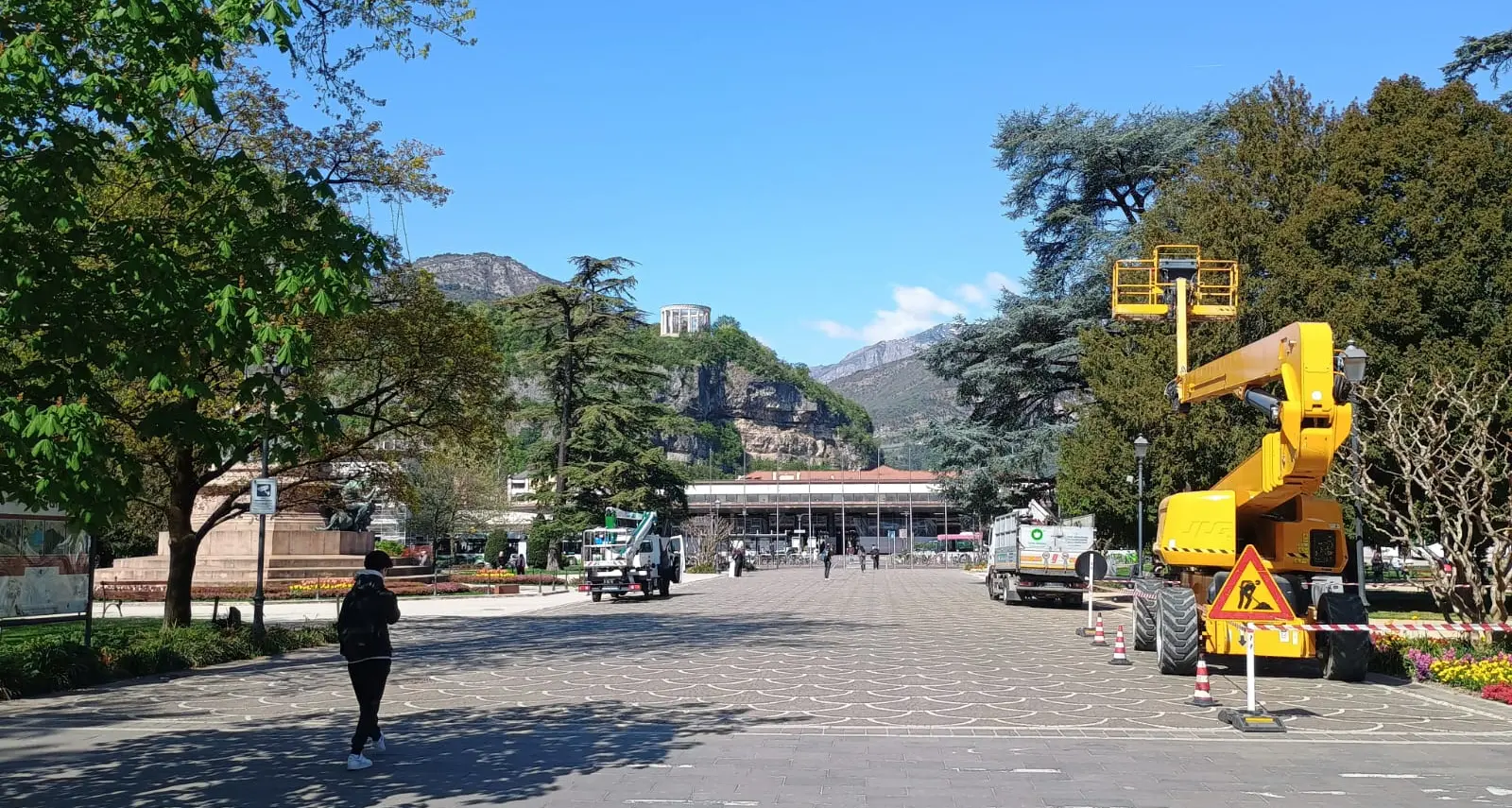 Restauro della stazione ferroviaria, da maggio i servizi nei prefabbricati sul listone di piazza Dante