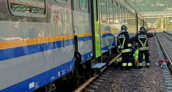 Lavis, cinquantenne investito dal treno in stazione: è in gravi condizioni