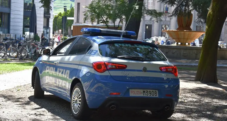 Bolzano, perseguita la ex e le distrugge l'auto: arrestato un 38enne